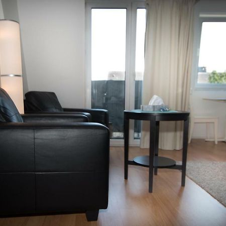 Business & Tourist Apartment Düsseldorf Buitenkant foto