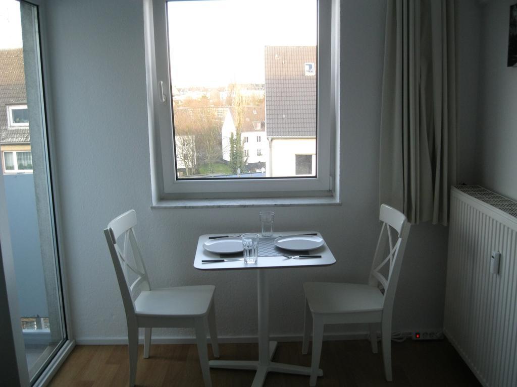 Business & Tourist Apartment Düsseldorf Buitenkant foto