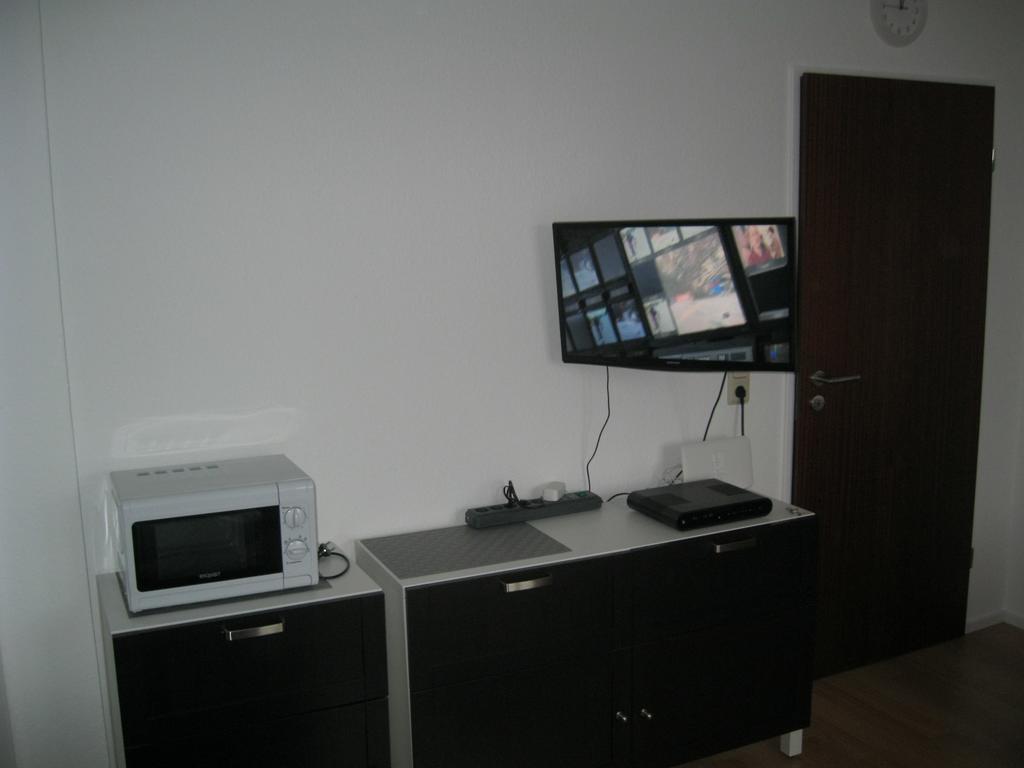 Business & Tourist Apartment Düsseldorf Buitenkant foto