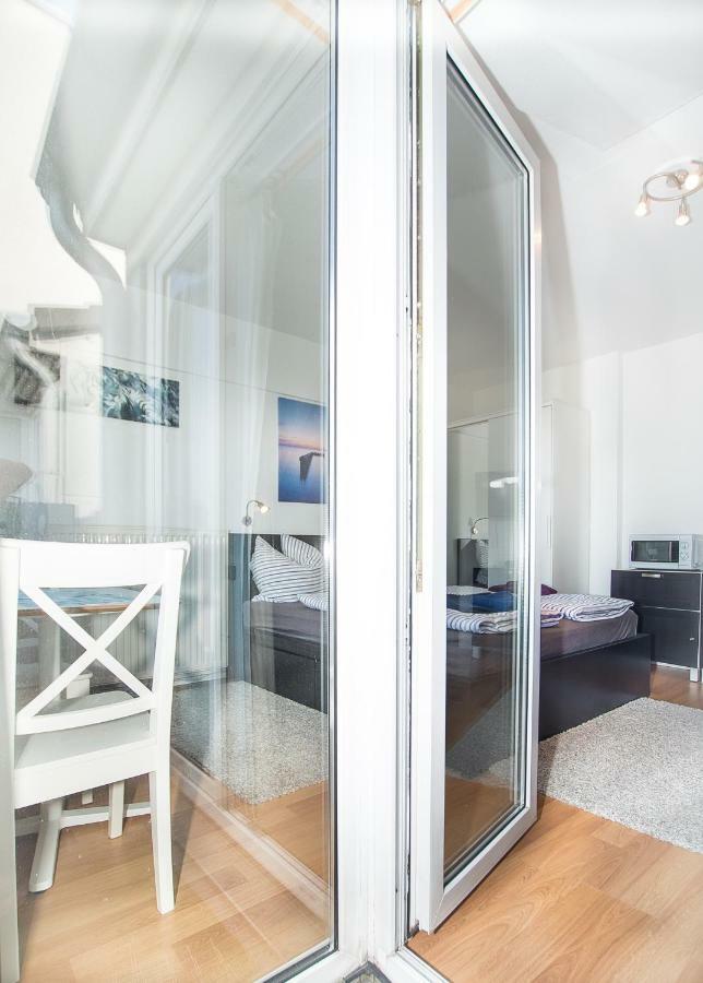 Business & Tourist Apartment Düsseldorf Buitenkant foto
